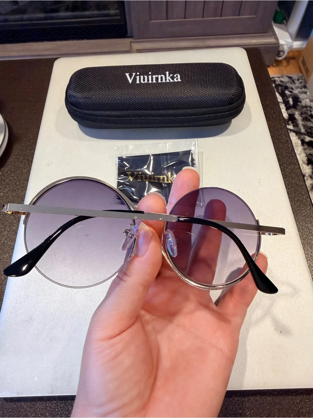 Round Gradient Lens Sunglasses — Black Frame